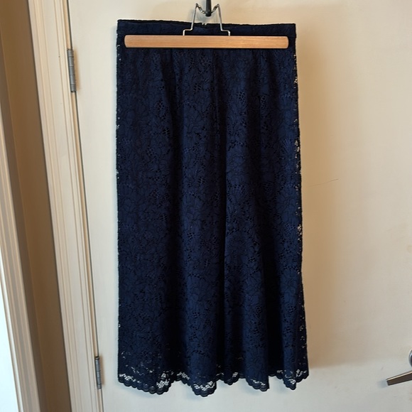 Uniqlo tea-length navy skirt, size S - Picture 2 of 5